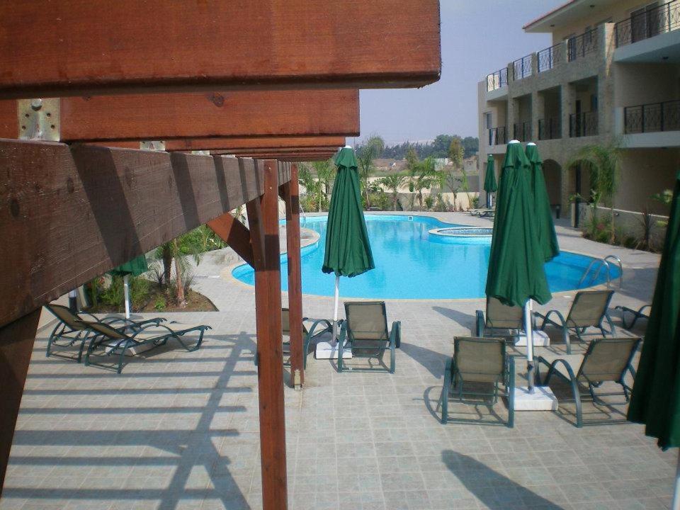 103 Elegant 2 Bed Apartment With Free Wifi, Ac, Pool & Gym! Ларнака Экстерьер фото