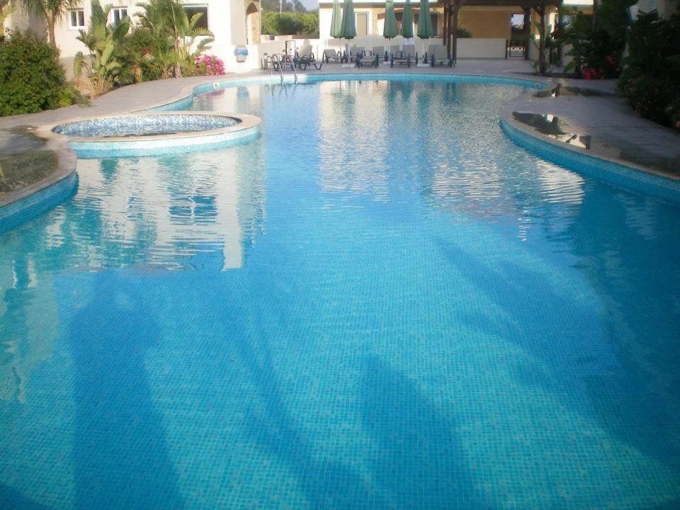 103 Elegant 2 Bed Apartment With Free Wifi, Ac, Pool & Gym! Ларнака Экстерьер фото